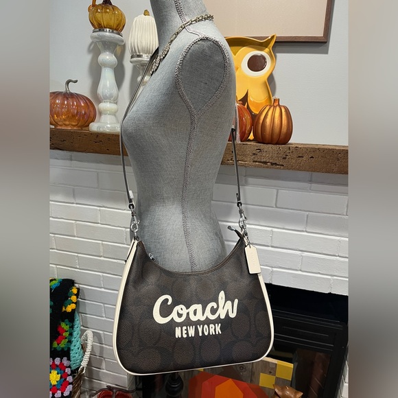 New! Coach! - Picture 2 of 16